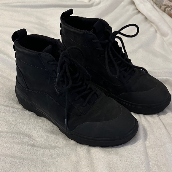 Vans Shoes - Vans Women's Black Lace-Up Boots 6.5